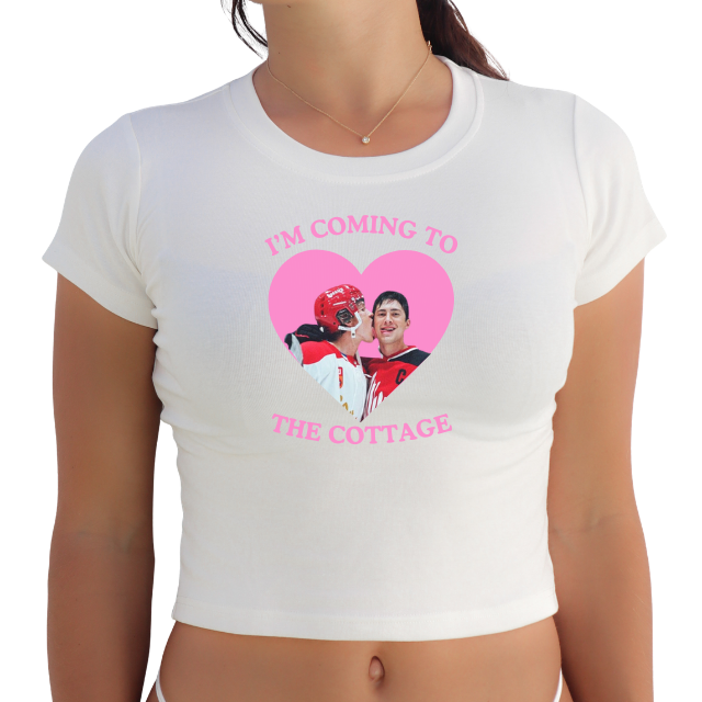 HR "I'm coming to the cottage" Y2K Baby Tee